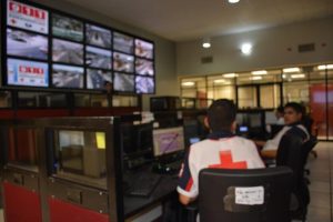 Desde el C4 son canalizados los diversos llamados de emergencia ya sea a Policía, Bomberos, DIF, Secretaría de Salud y otras instancias.