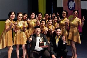 Las muchachas ganaron el primer lugar de entre 50 rondallas de todo el país.