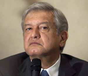 Andrés Manuel López Obrador, acusó de corruptos a los dirigentes del PRD, al rechazar la alianza por Edomex.