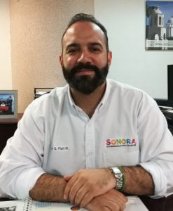 Héctor Platt Mazón, encargado de despacho de la Comisión de Fomento al Turismo de Sonora. 2.- El Pinacate en Puerto Peñasco, es uno de los principales atractivos turísticos.