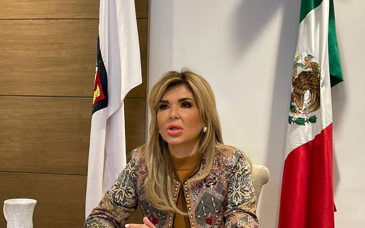 Claudia Pavlovich… Empiezan a “tocarla”.