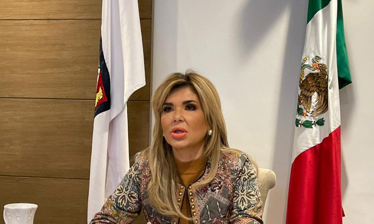 Claudia Pavlovich… Empiezan a “tocarla”.