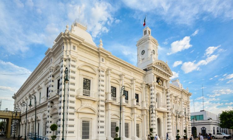 Al no tener personal especializado en temas administrativos, fiscales o contables, el Gobierno gastó cerca de 60 mdp en consultores externos