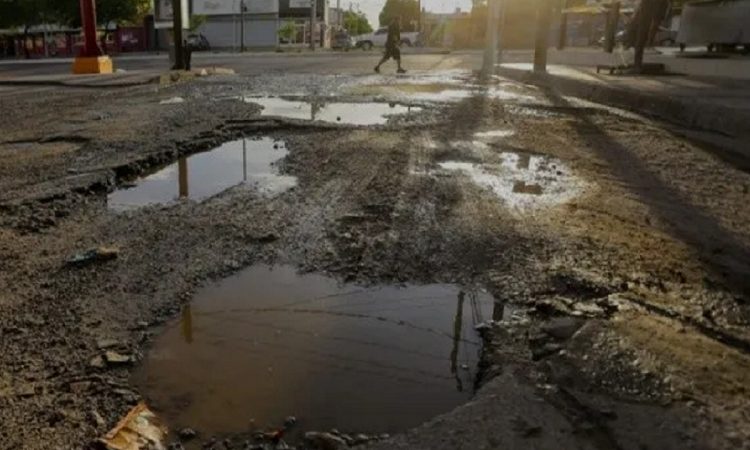 Aunque se ha logrado avanzar en atender el mal estado de las calles de Hermosillo, los baches siguen siendo el principal problema urbano en la capital de Sonora.