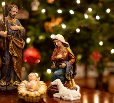 1.- Recreación del Nacimiento de Jesús con José y María.