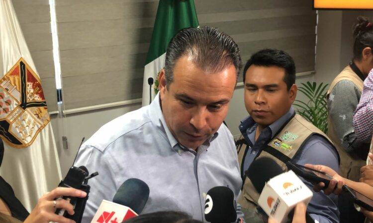 Detalló que tan solo este año, destinarán $71 millones 900 mil pesos, únicamente para las labores de bacheo en las calles.