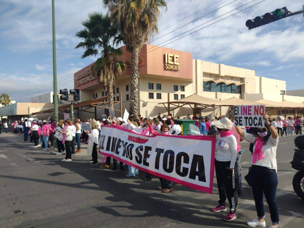 Marcha en defensa del INE