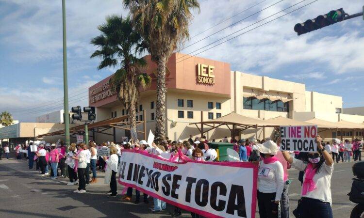 Marcha en defensa del INE