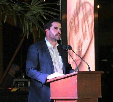El Ing. Jorge Aguirre, presidente de CMIC Sonora, durante la ceremonia de 55 aniversario del organismo.