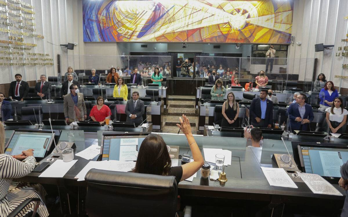 Los diputados reformaron la constitución aplicando el “mayoriteo” de Morena.