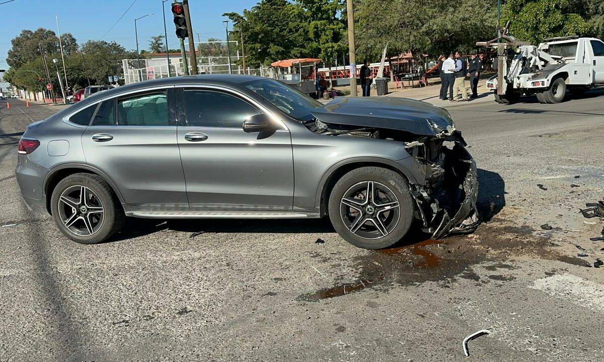 Choque en avenida Revolución