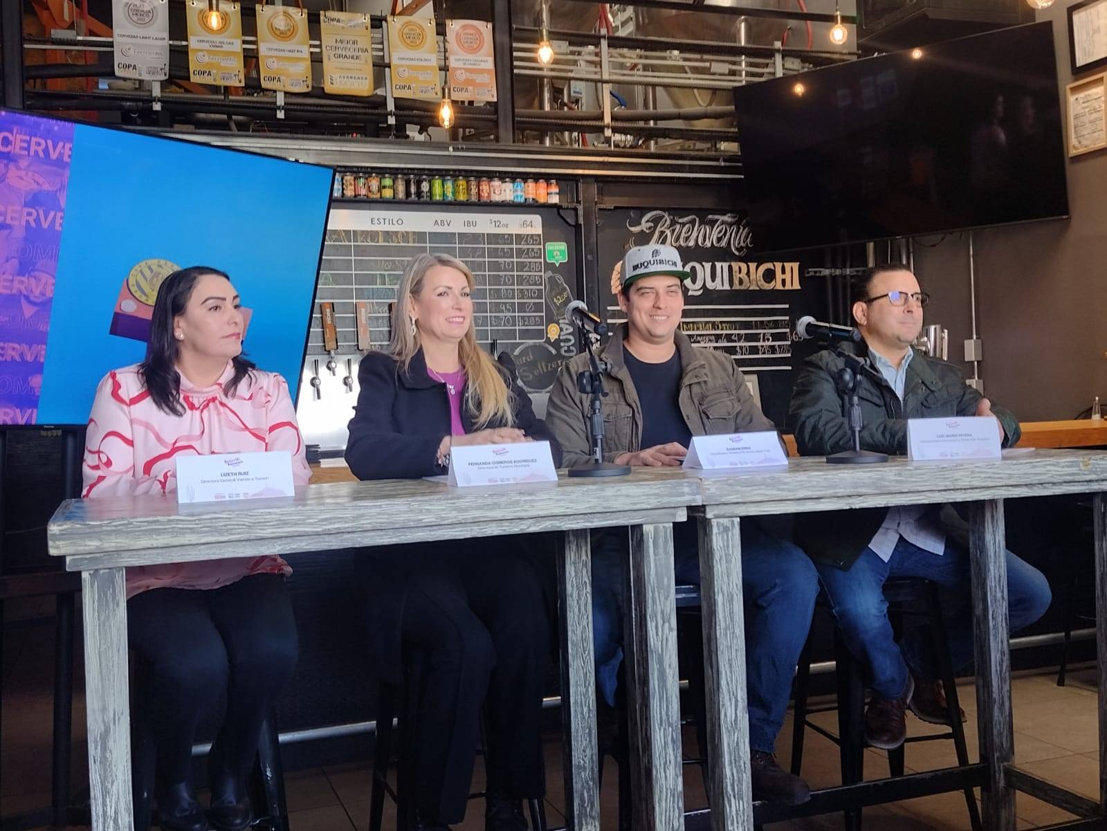 Organizadores del “Desierto de Sonora Beer Fest”: Lizeth Ruiz, representante de Vamos a Tucson; Fernanda Cisneros, directora de Turismo de Hermosillo; Damián Erro, coordinador del festival; y Luis Mario Rivera.