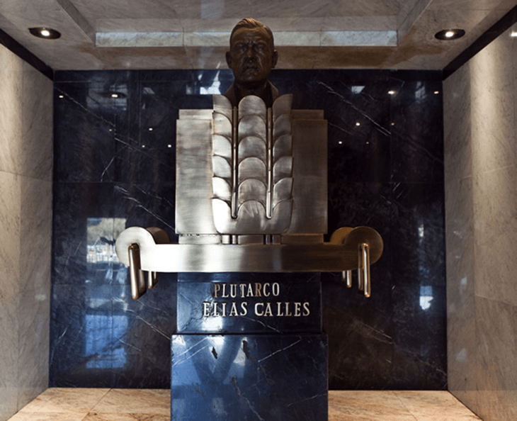 Plutarco Elías Calles, mausoleo en el monumento a la Revolución.