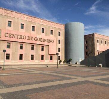Contrato que en 2021 el Gobierno entregó a “Rivasa Servicio Industrial” que firma como representante legal Alejandro Rivas Figueroa.