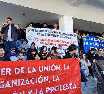 Maestros y alumnos se manifestaron en el Congreso del Estado, por democratización de la reforma a la Ley 4 de la Unison.