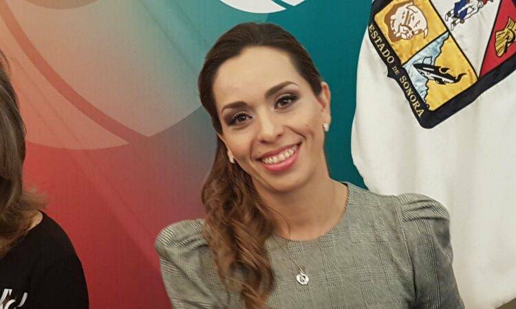 Alejandra Santiago Sainz, directora general de la UNIPAF.