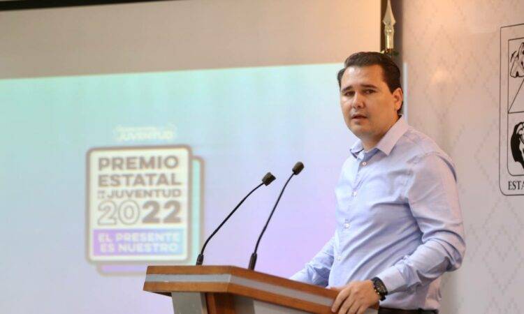 Pese a que Karem sea hermana de funcionaria. Detalló que se trata de una facultad avalada por la ley, cuya última palabra es del Congreso del Estado