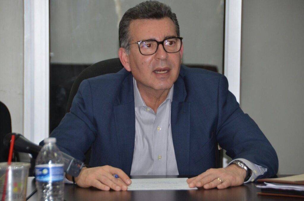 Enrique Claussen… ¿Por qué no han salido a defender a quien tanto les dio?
