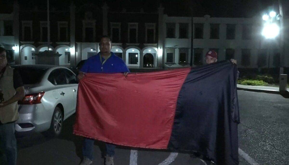 El martes por la noche abrieron las puertas de la máxima casa de estudios sonorense.