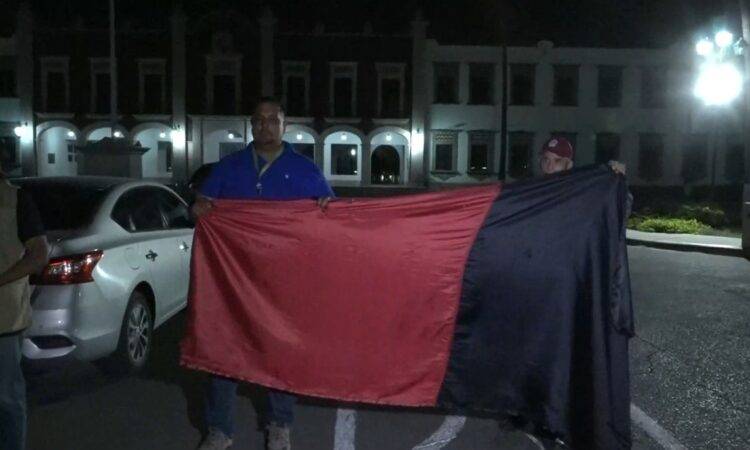 El martes por la noche abrieron las puertas de la máxima casa de estudios sonorense.