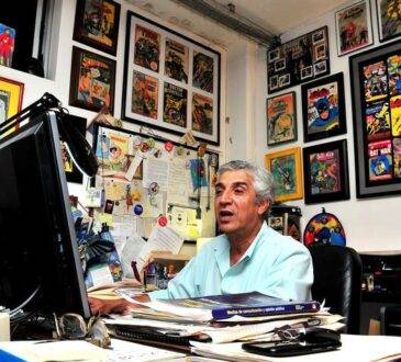 El profesor Francisco Ceballos tiene una colección acumulada a lo largo de más de 40 años.