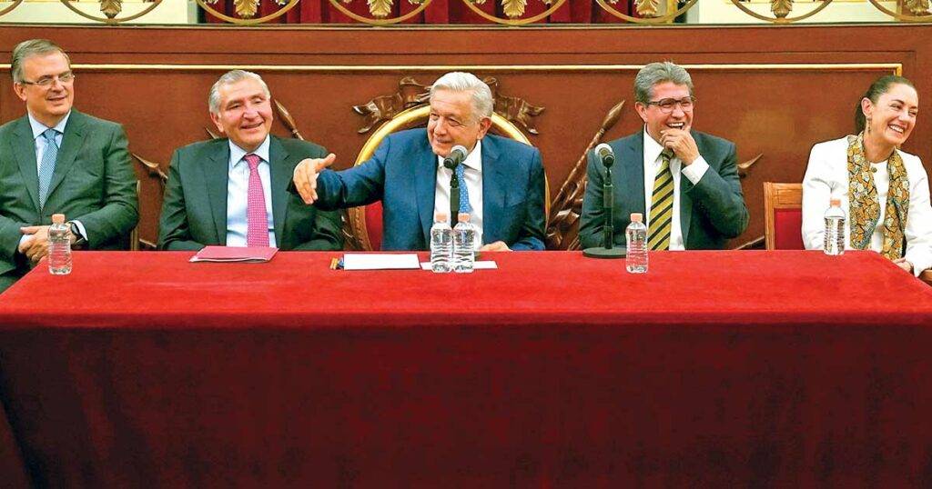López Obrador sostuvo una reunión con Senadores y sus “corcholatas”.
