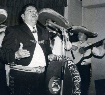 José Alfredo Jiménez, cantante y compositor mexicano.