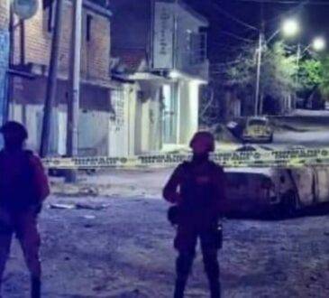 Diez elementos de la Guardia Nacional resultaron lesionados, cinco de gravedad, tras la explosión de un "coche bomba".