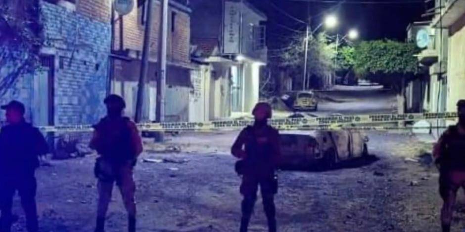 Diez elementos de la Guardia Nacional resultaron lesionados, cinco de gravedad, tras la explosión de un "coche bomba".