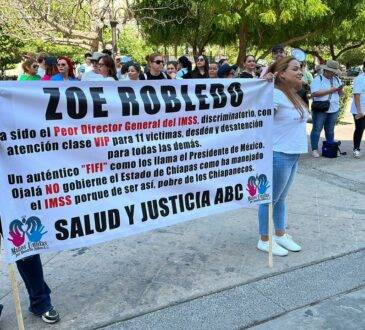 Madres, familiares y sobrevivientes del incendio en la Guardería ABC de Hermosillo, se manifestaron este miércoles frente al Palacio de Gobierno de Sonora