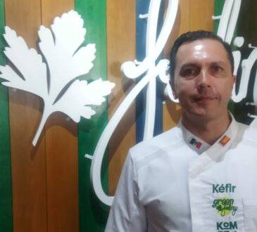 José Luis García estudió pastelería y turismo, su inquietud y pasión por servir lo ha llevado a establecer exitosos proyectos empresariales.