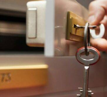 La revelación de información fiscal y bancaria, sin una causa judicial de por medio, conduce claramente a la violación de la privacidad de las personas
