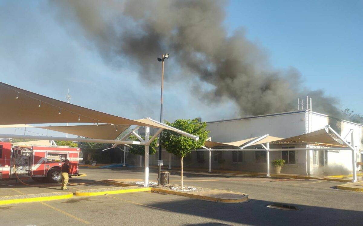 Lo anterior lo confirmó el Jefe del Departamento de Bomberos, Matty Ortega, quien detalló que analizarán las posibles causas del incendio.
