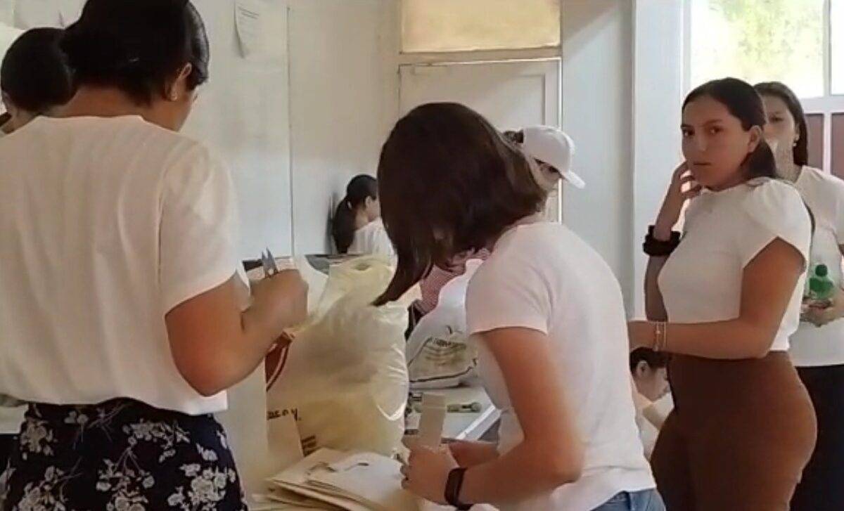 Con la finalidad de enseñar a las jovencitas y adolescentes de herramientas que les permitan un mejor desarrollo personal e integral,