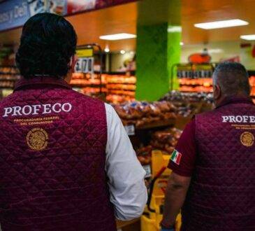 Estas personas acuden a los negocios uniformados para luego, después de supuestamente encontrar una irregularidad, pedir una “mordida”.