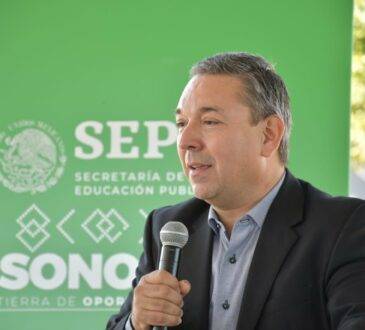 Aarón Grageda, secretario de Educación en Sonora, asegura que los uniformes se entregarán en octubre.