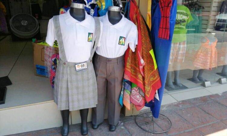 - Los nuevos uniformes se entregarán hasta finales de año.
