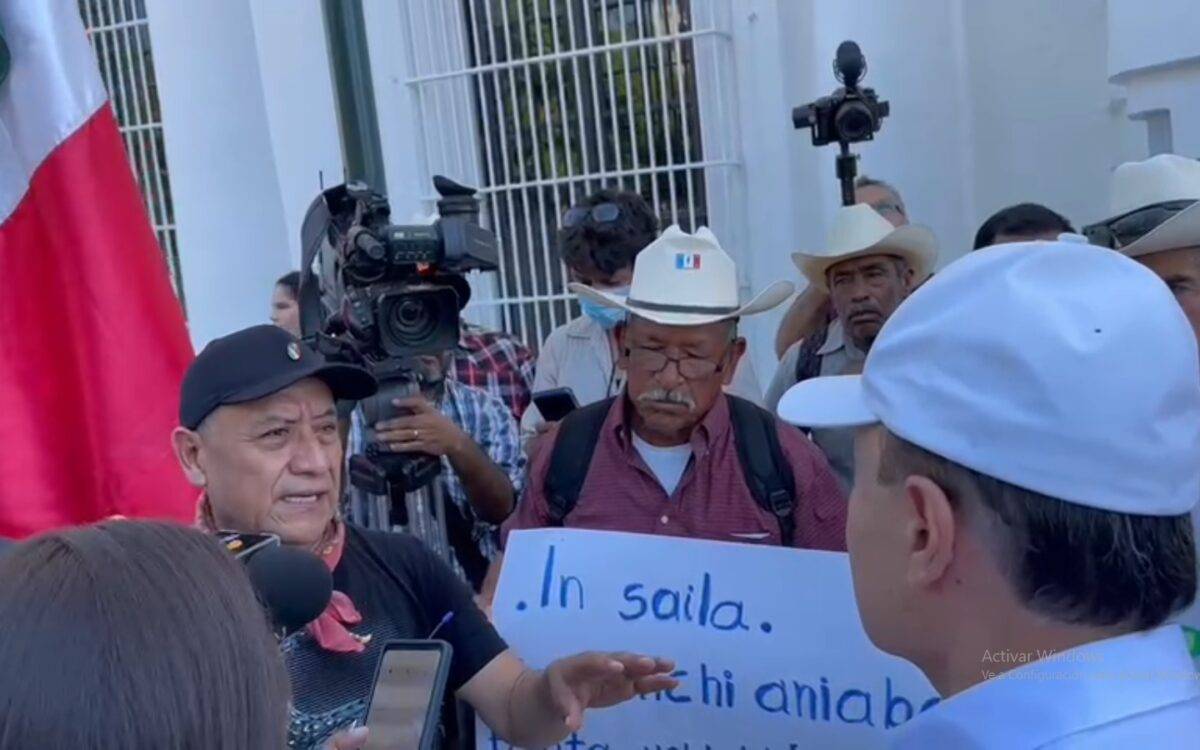 Representantes de la etnia mayo expusieron su inconformidad ante el Gobernador Durazo.