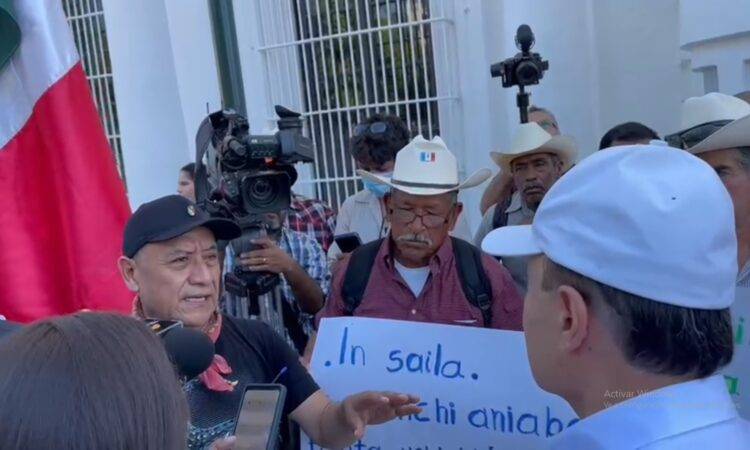 Representantes de la etnia mayo expusieron su inconformidad ante el Gobernador Durazo.