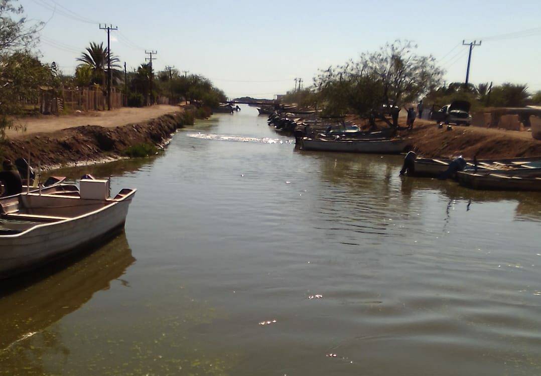 En el canal de esta comunidad pesquera ya lucen listas las embarcaciones.