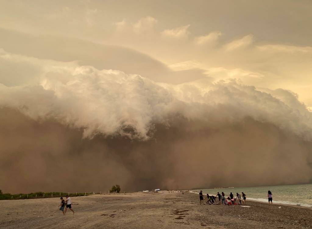 Las extracciones intensivas de agua y la creciente presión sobre los recursos hidrológicos agravan los desafíos en un clima árido