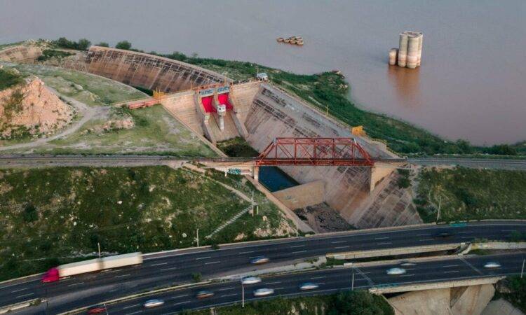 La propuesta de construir un desarrollo urbano en el vaso de la presa Abelardo L. Rodríguez en Sonora es un desafío que tiene varias
