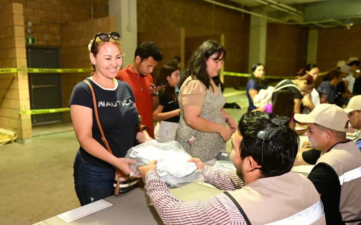 Concluyó la primera etapa de entrega de Uniformes Escolares; aseguran que ya tienen preparada la logística de distribución en Hermosillo