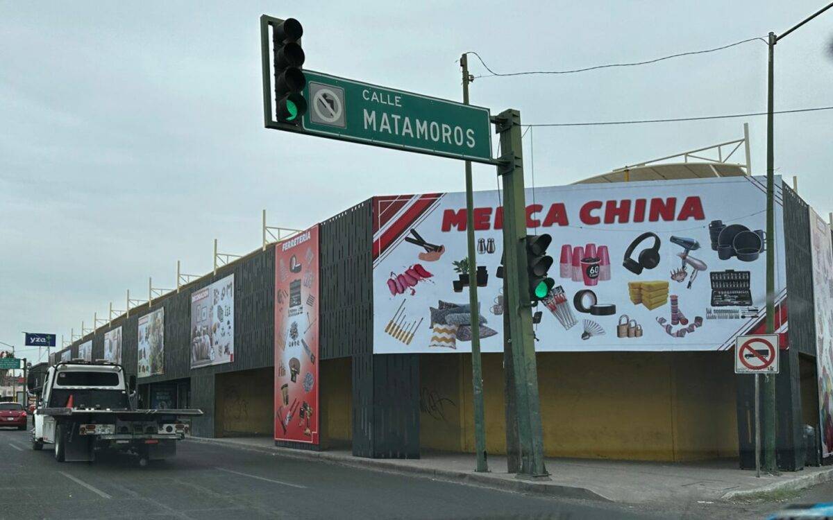 Comerciantes temen sobre el cierre de negocios a partir de la instalación de una plaza comercial especializada en productos de origen chino