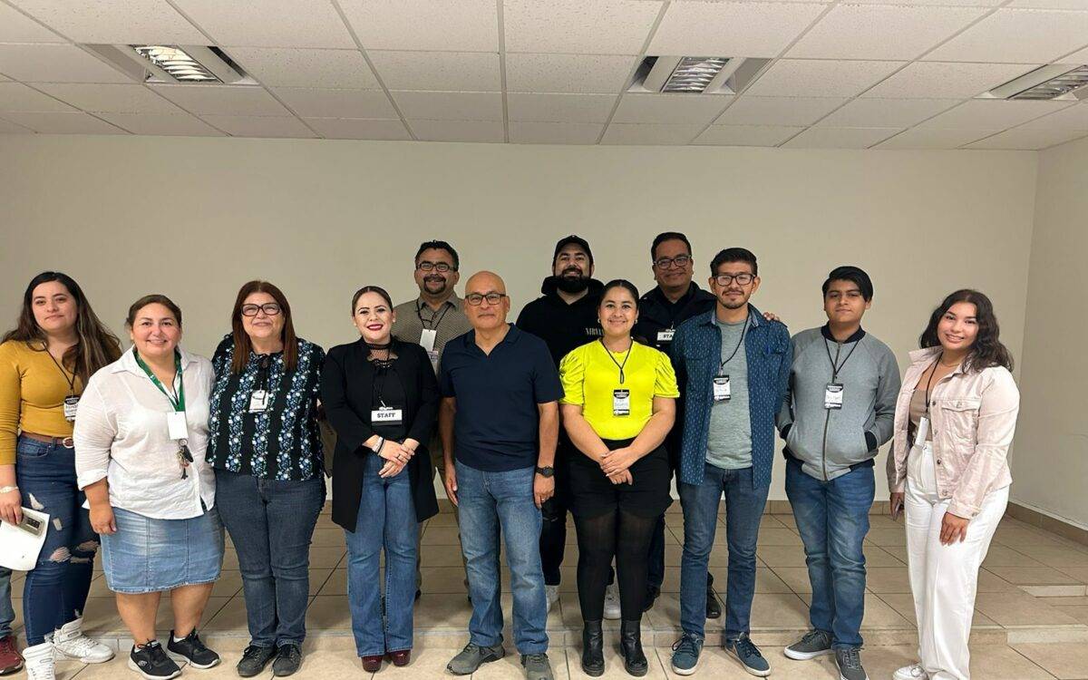 Los medios de comunicación recibimos un taller de foto periodismo el cual fue impartido por el maestro Jorge Cervera Méndez