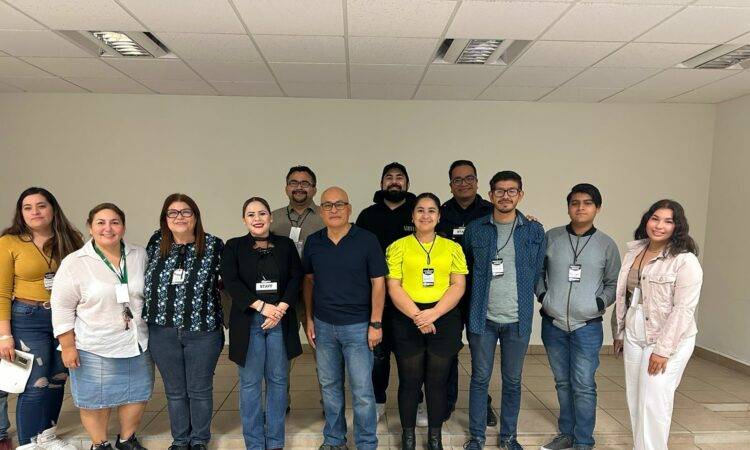 Los medios de comunicación recibimos un taller de foto periodismo el cual fue impartido por el maestro Jorge Cervera Méndez