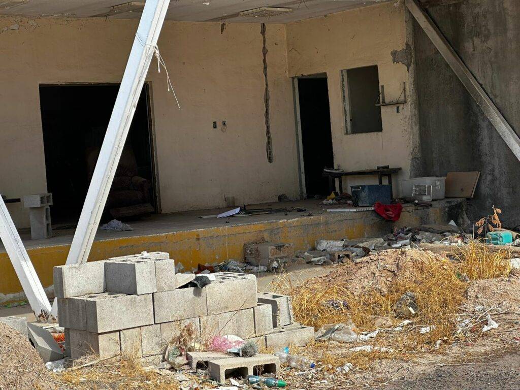 La base sur de Cruz Roja fue abandonada en 2020 y desde entonces presenta vandalismo, basura, robos y ciudadanos confundidos que acuden ante emergencias