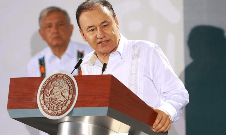 Gómez Reyna, único sonorense en la primera línea de una campaña presidencial // México “surrealista”, degradación social y política