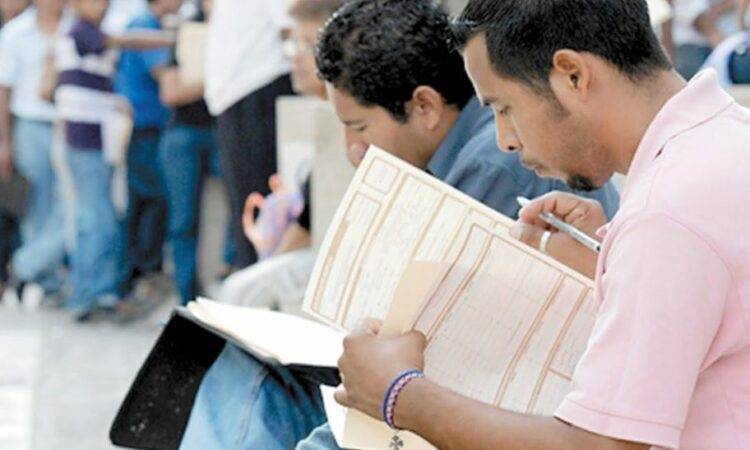 Informes advierten que la pobreza persistirá, pese a la disminución del 2020, el número de trabajadores en situación de pobreza extrema aumentó, cerca de un millón en 2023.