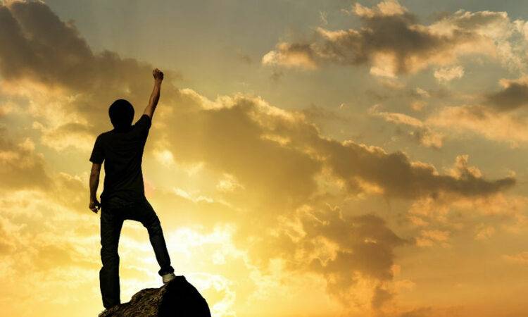 Vivimos en un mundo de competitividad y lo único que estamos logrando es quedar atrapados con actitudes muy densas como el odio, la avaricia, el miedo y la intolerancia